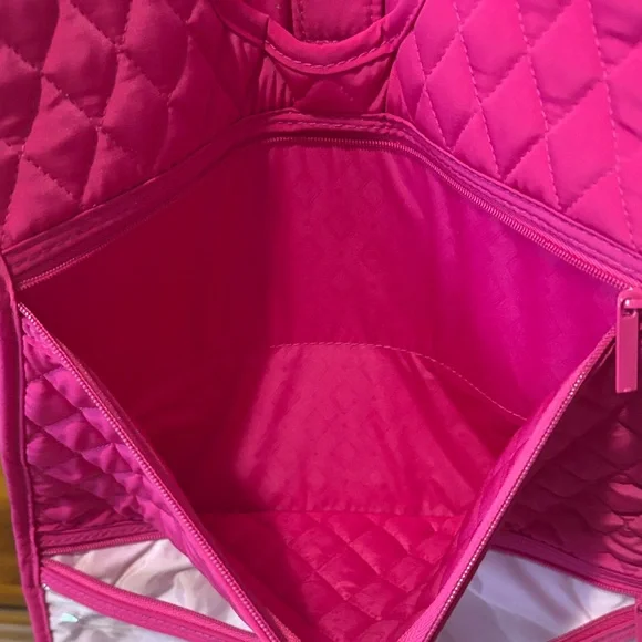 Vera Bradley Fuchsia Toiletry Tote !read descrip! - Picture 6 of 10